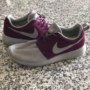 Women’s Nike Roshe Shoes